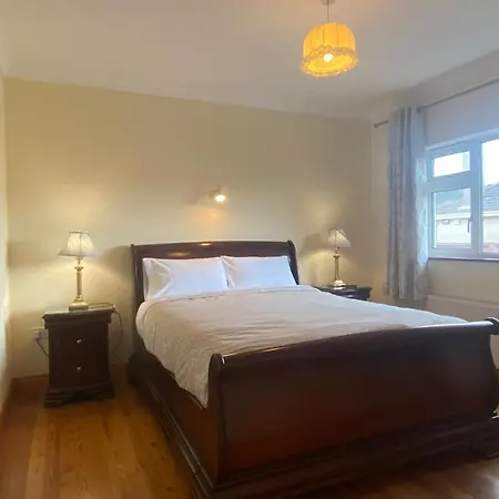 Woodhaven Manor H91rc9d Guest house 4*